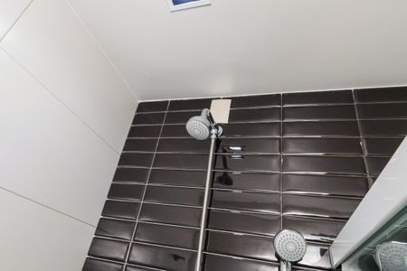 Casa à venda com 398m², 6 quartos e 4 vagasBanheiro da Suíte 2