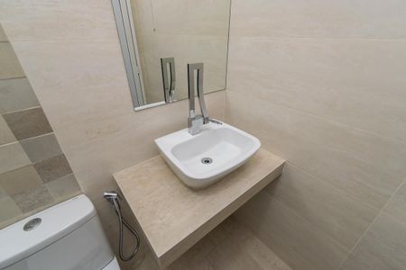 Casa à venda com 398m², 6 quartos e 4 vagasBanheiro da Suíte 4