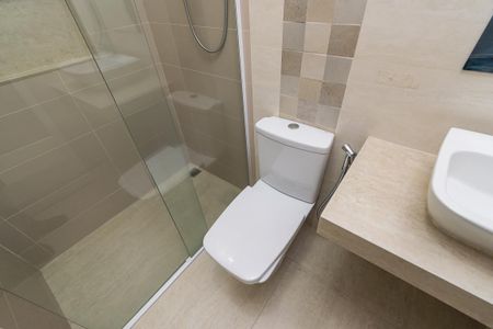 Casa à venda com 398m², 6 quartos e 4 vagasBanheiro da Suíte 4