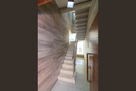 Casa à venda com 398m², 6 quartos e 4 vagasVaranda da Entrada - Acesso ao 2º andar