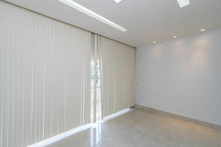 Sala de casa à venda com 5 quartos, 398m² em Penha Circular, Rio de Janeiro