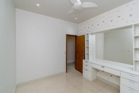 Casa à venda com 398m², 6 quartos e 4 vagasQuarto 