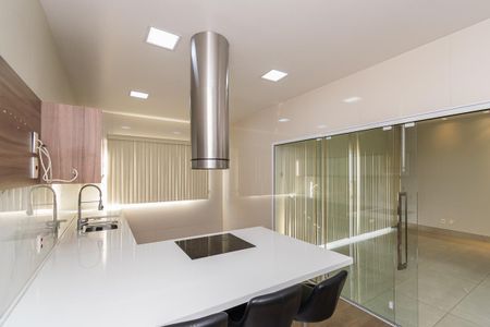 Casa à venda com 398m², 6 quartos e 4 vagasCozinha