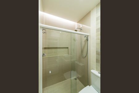 Casa à venda com 398m², 6 quartos e 4 vagasBanheiro da Suíte 4