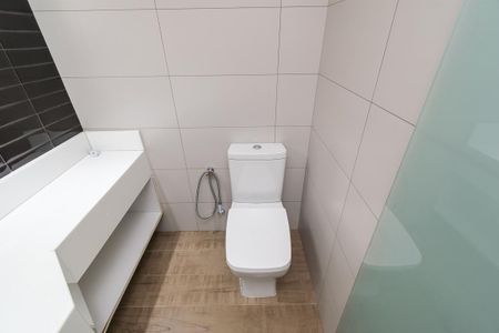 Casa à venda com 398m², 6 quartos e 4 vagasBanheiro da Suíte 2