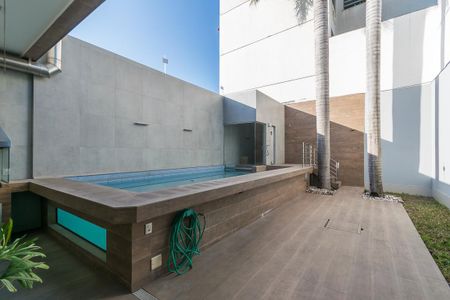Casa à venda com 398m², 6 quartos e 4 vagasÁrea da Piscina