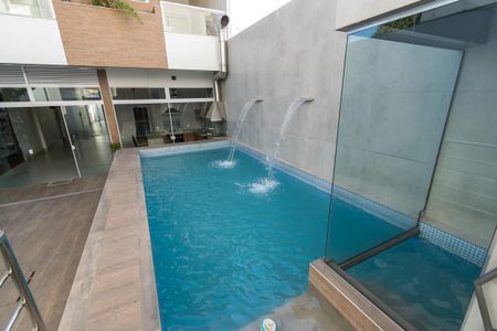 Casa à venda com 398m², 6 quartos e 4 vagasÁrea da Piscina