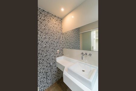 Casa à venda com 398m², 6 quartos e 4 vagasBanheiro da Suíte 1