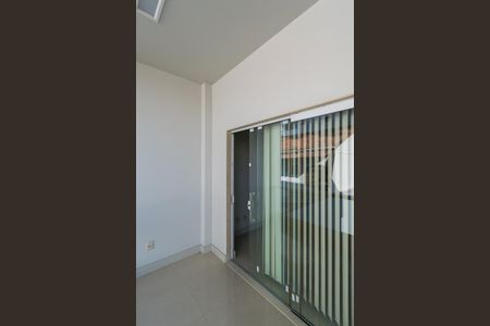 Casa à venda com 398m², 6 quartos e 4 vagasVaranda da Suíte 3