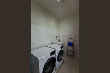 Casa à venda com 200m², 3 quartos e 6 vagasÁrea de Serviço