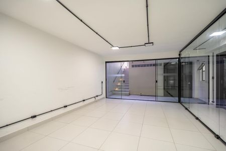 Casa para alugar com 270m², 3 quartos e 2 vagas Casa para alugar com 270m², 3 quartos e 2 vagasStudio