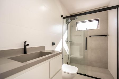 Casa para alugar com 270m², 3 quartos e 2 vagas Casa para alugar com 270m², 3 quartos e 2 vagasBanheiro Social