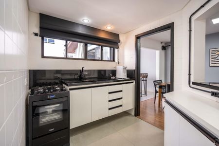 Casa para alugar com 270m², 3 quartos e 2 vagas Casa para alugar com 270m², 3 quartos e 2 vagasCozinha