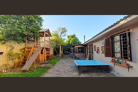 Casa à venda com 280m², 4 quartos e 5 vagas Casa à venda com 280m², 4 quartos e 5 vagasÁrea externa