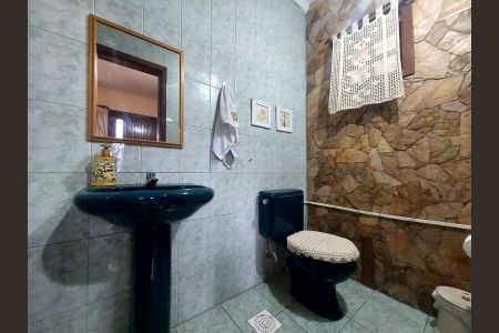 Casa à venda com 280m², 4 quartos e 5 vagas Casa à venda com 280m², 4 quartos e 5 vagasBanheiro