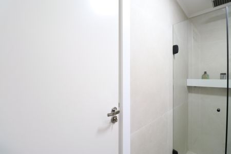 Banheiro de apartamento para alugar com 1 quarto, 27m² em Lapa, São Paulo