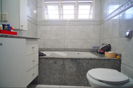 Casa à venda com 186m², 4 quartos e 3 vagasBanheiro da Suíte