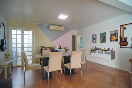 Casa à venda com 186m², 4 quartos e 3 vagasSala