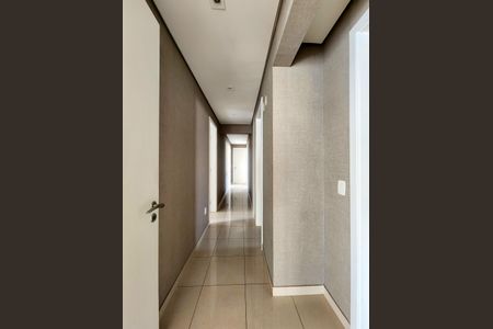 Apartamento à venda com 357m², 4 quartos e 5 vagasCorredor