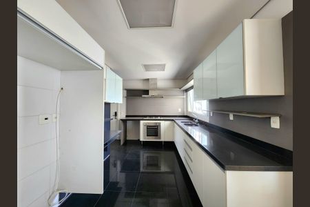 Apartamento à venda com 357m², 4 quartos e 5 vagasCozinha