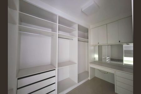 Apartamento à venda com 357m², 4 quartos e 5 vagasSuíte 2