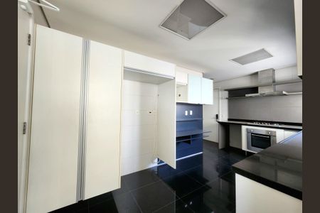 Apartamento à venda com 357m², 4 quartos e 5 vagasCozinha