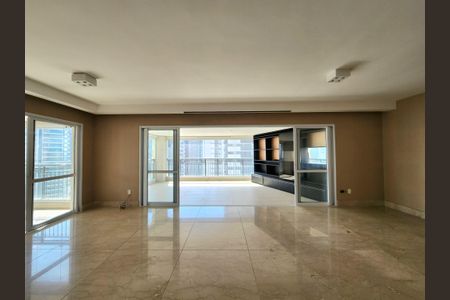 Apartamento à venda com 357m², 4 quartos e 5 vagasSala