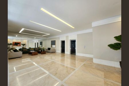 Apartamento à venda com 357m², 4 quartos e 5 vagasHall social