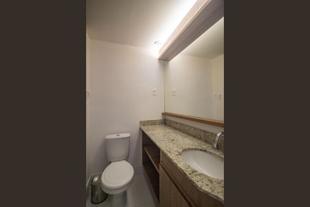 Banheiro Social de kitnet/studio para alugar com 1 quarto, 26m² em Partenon, Porto Alegre