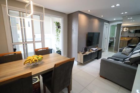 Sala de apartamento à venda com 2 quartos, 54m² em Vila Osasco, Osasco