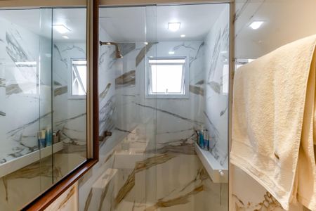 Apartamento à venda com 76m², 2 quartos e 2 vagas Apartamento à venda com 76m², 2 quartos e 2 vagasBanheiro da Suíte