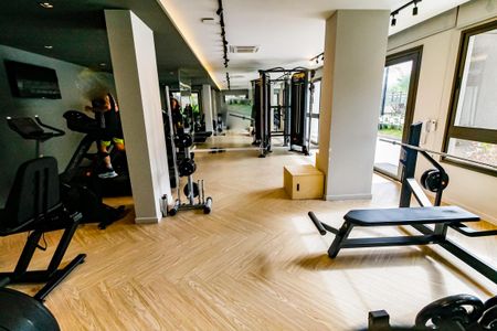 Apartamento à venda com 76m², 2 quartos e 2 vagas Apartamento à venda com 76m², 2 quartos e 2 vagasÁrea comum - Academia
