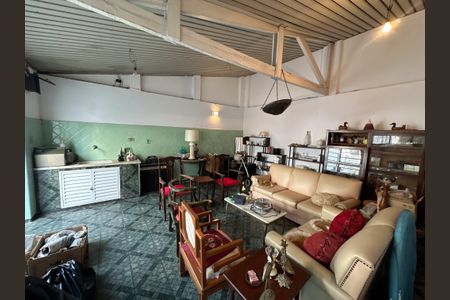 Casa à venda com 209m², 3 quartos e 1 vagaÁrea comum - Salão