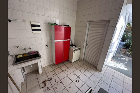 Casa à venda com 209m², 3 quartos e 1 vagaÁrea de Serviço