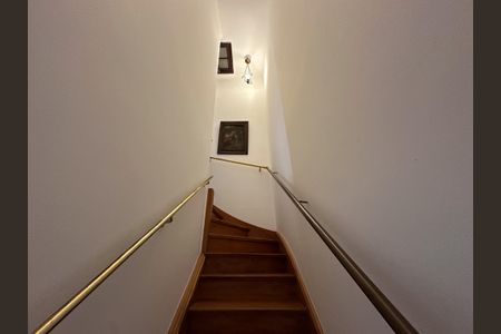 Casa à venda com 209m², 3 quartos e 1 vagaEscada