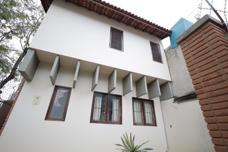 Casa à venda com 180m², 3 quartos e 2 vagasFachada