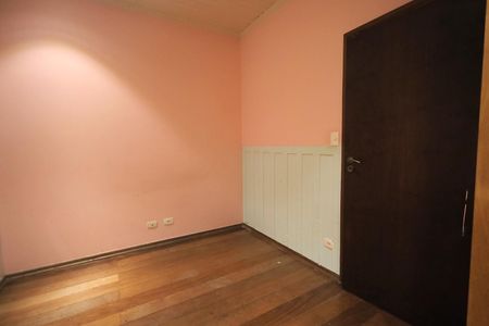 Casa à venda com 180m², 3 quartos e 2 vagasSuíte