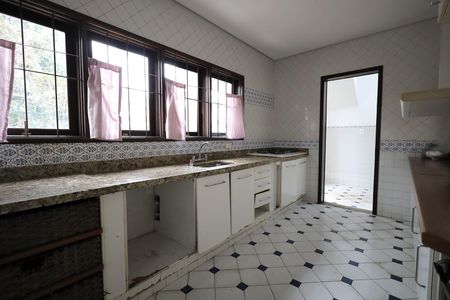 Casa à venda com 180m², 3 quartos e 2 vagas Casa à venda com 180m², 3 quartos e 2 vagasCozinha