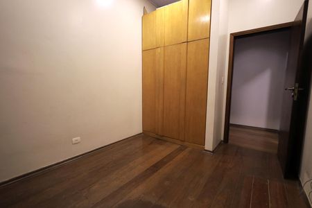 Casa à venda com 180m², 3 quartos e 2 vagas Casa à venda com 180m², 3 quartos e 2 vagasQuarto 1