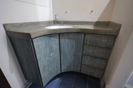 Casa à venda com 180m², 3 quartos e 2 vagasBanheiro