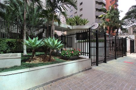 Apartamento à venda com 185m², 4 quartos e 3 vagasFachada e Portaria