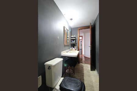 Apartamento à venda com 185m², 4 quartos e 3 vagasBanheiro Social