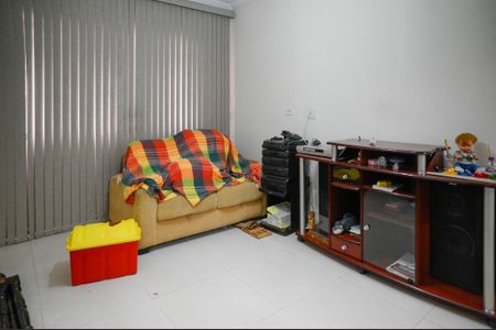 Casa à venda com 200m², 3 quartos e 2 vagasSala