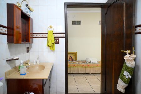 Casa à venda com 200m², 3 quartos e 2 vagasBanheiro 1