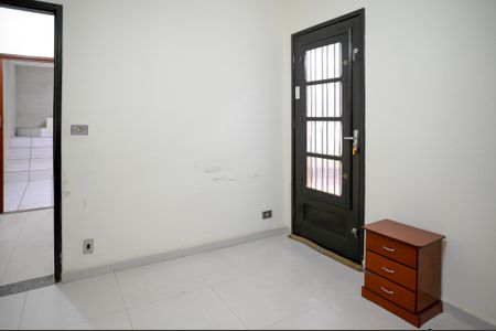 Casa à venda com 200m², 3 quartos e 2 vagasSala