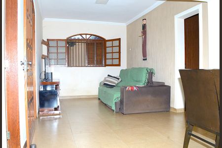 Casa à venda com 250m², 4 quartos e 3 vagasSala
