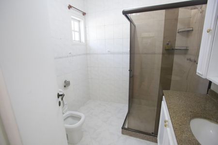 Casa de condomínio para alugar com 510m², 7 quartos e 3 vagasBanheiro da Suíte 3