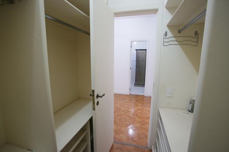 Casa de condomínio para alugar com 510m², 7 quartos e 3 vagasCloset da Suíte 3