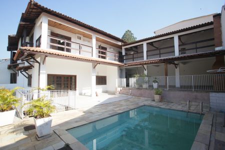 Casa de condomínio para alugar com 510m², 7 quartos e 3 vagasPiscina