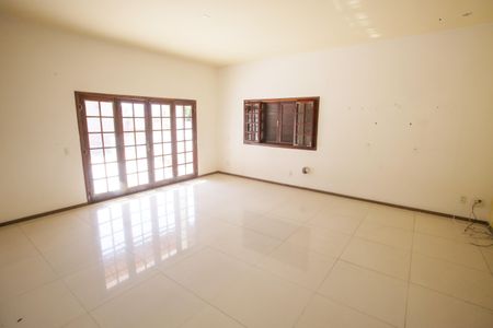 Casa de condomínio para alugar com 510m², 7 quartos e 3 vagasSala